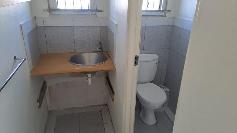 To Let commercial Property for Rent in Newton Park Eastern Cape